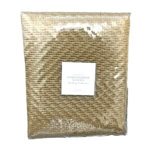 Restoration Hardware Washer Herringbone Sateen Euro Sham NWT 26in x 26in Flax